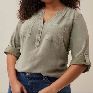 Torrid mineral green Harper pullover blouse size 4